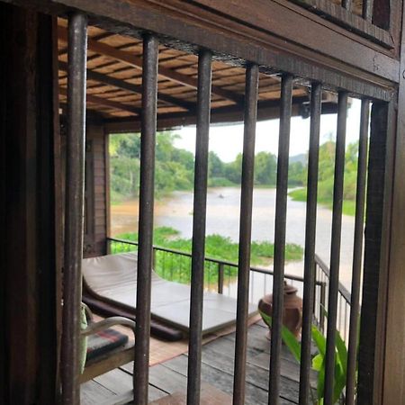 Rustic​ Charm​ Suphan​ Ban Tha Pong エクステリア 写真