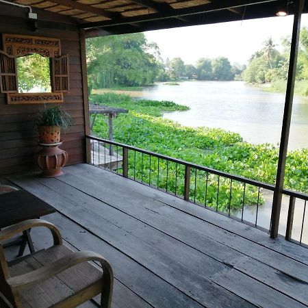 Rustic​ Charm​ Suphan​ Ban Tha Pong エクステリア 写真