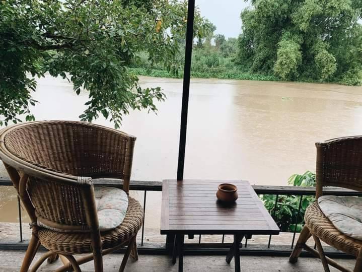 Rustic​ Charm​ Suphan​ Ban Tha Pong エクステリア 写真