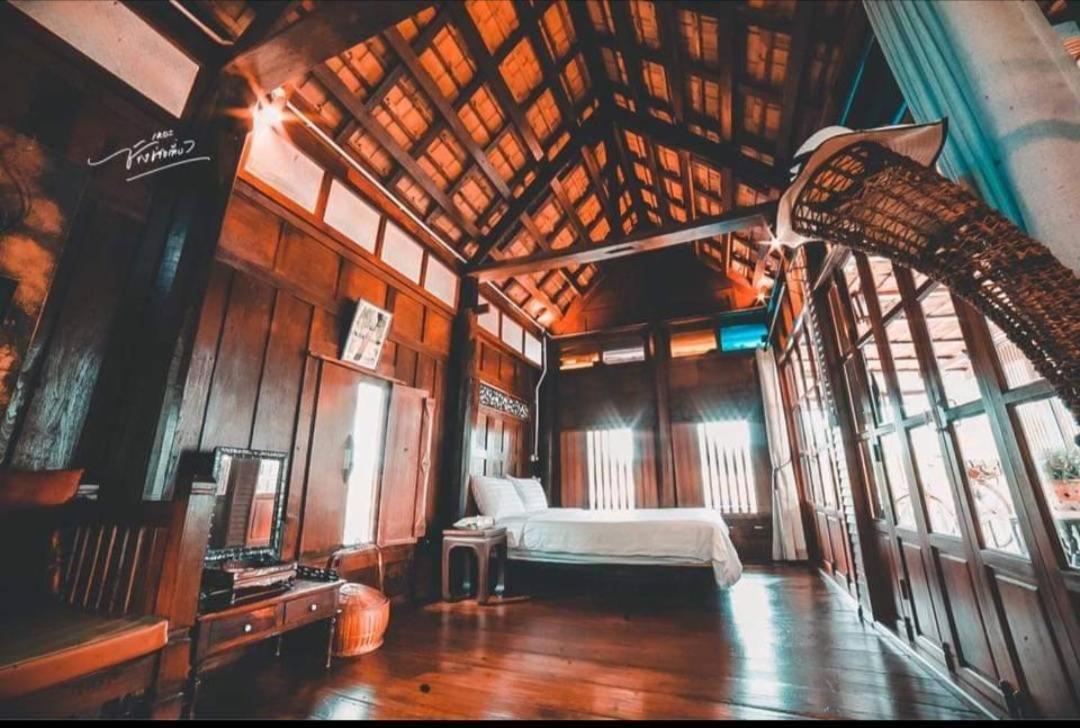 Rustic​ Charm​ Suphan​ Ban Tha Pong エクステリア 写真