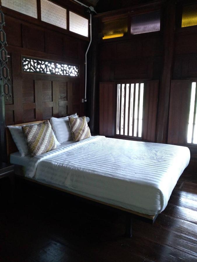 Rustic​ Charm​ Suphan​ Ban Tha Pong エクステリア 写真
