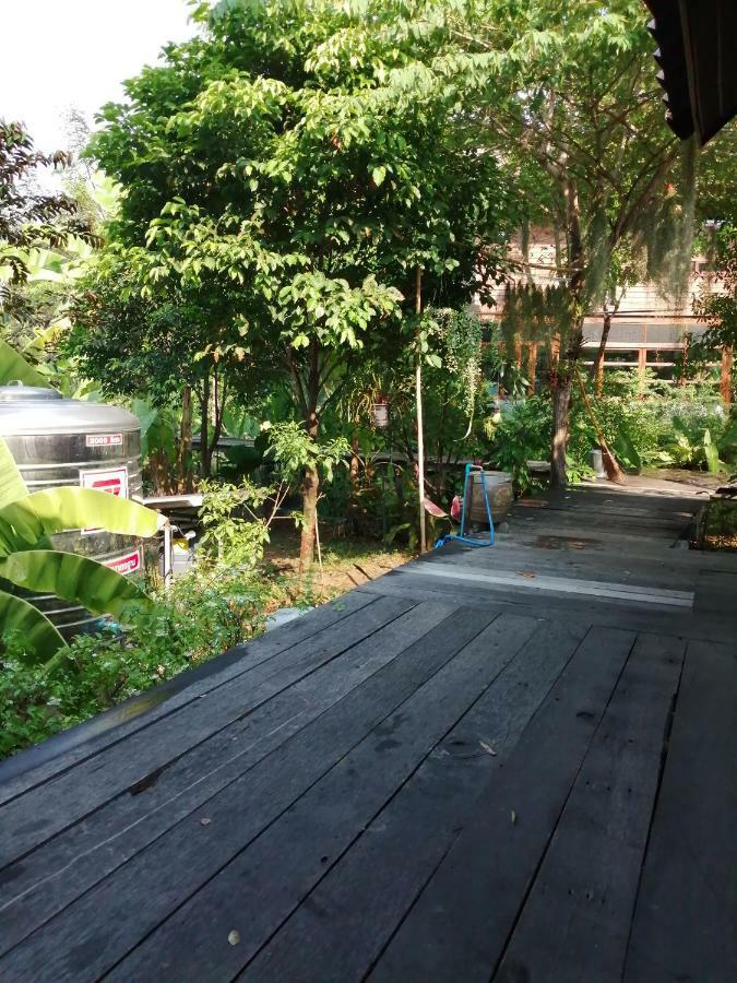 Rustic​ Charm​ Suphan​ Ban Tha Pong エクステリア 写真
