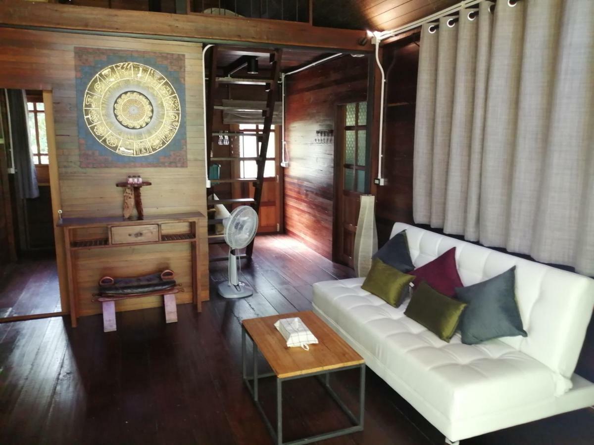 Rustic​ Charm​ Suphan​ Ban Tha Pong エクステリア 写真