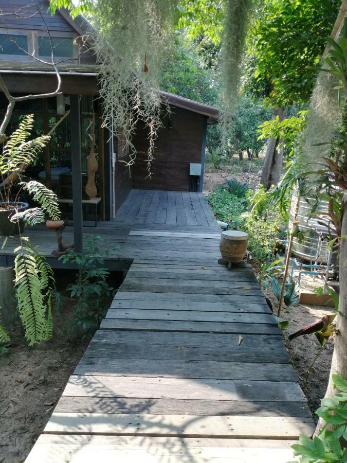 Rustic​ Charm​ Suphan​ Ban Tha Pong エクステリア 写真