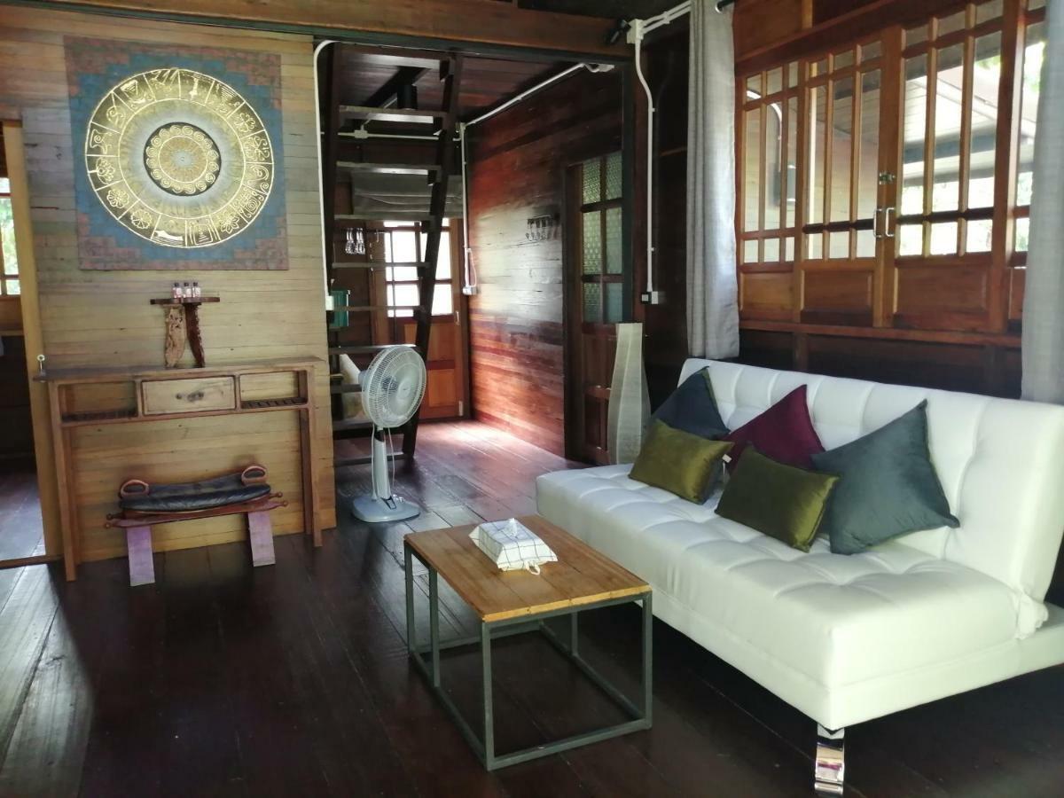 Rustic​ Charm​ Suphan​ Ban Tha Pong エクステリア 写真