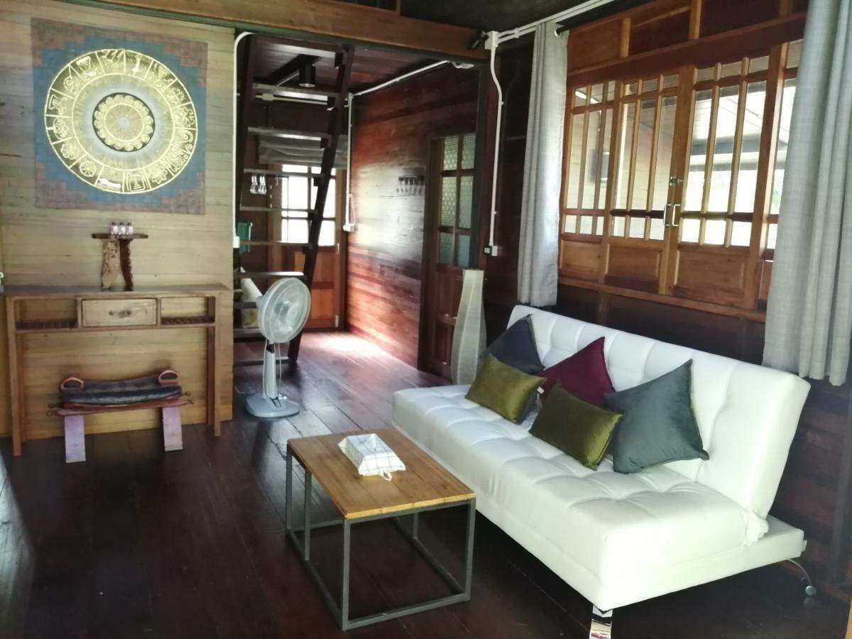Rustic​ Charm​ Suphan​ Ban Tha Pong エクステリア 写真