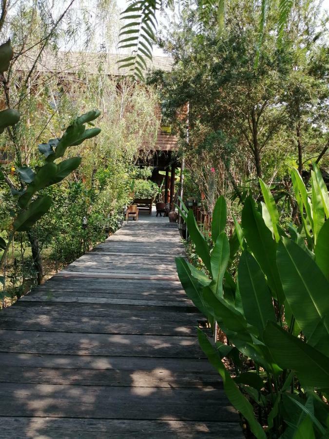 Rustic​ Charm​ Suphan​ Ban Tha Pong エクステリア 写真