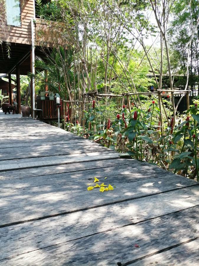 Rustic​ Charm​ Suphan​ Ban Tha Pong エクステリア 写真